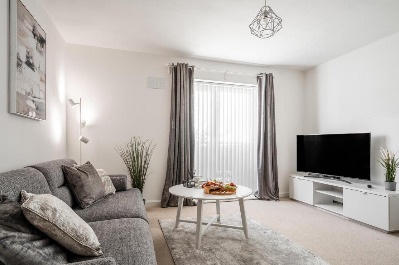 Lovely Modern 2 Bed City Centre Apartment With Free Parking - Double Or Twin Beds Available Wolverhampton Exterior photo