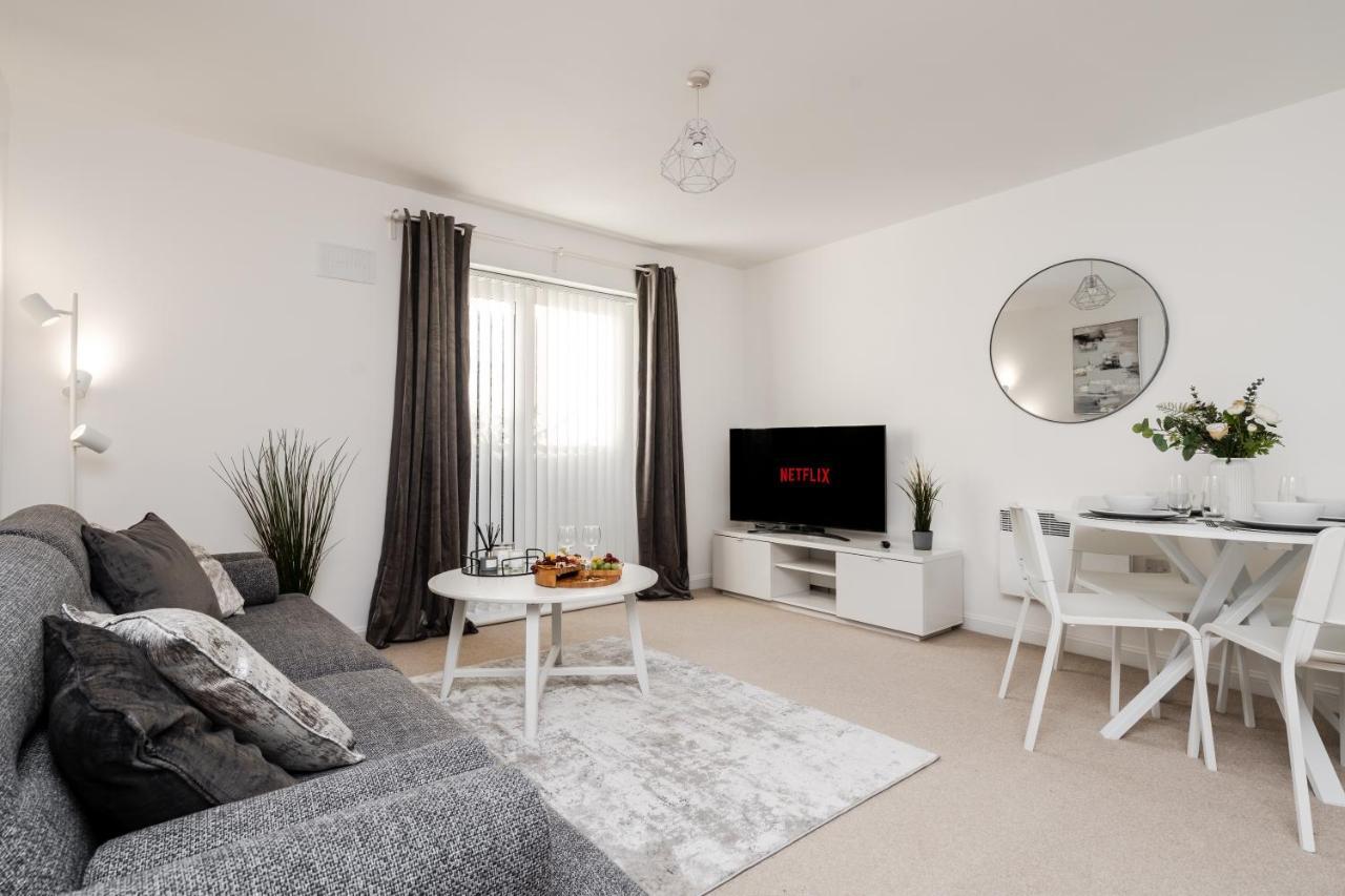 Lovely Modern 2 Bed City Centre Apartment With Free Parking - Double Or Twin Beds Available Wolverhampton Exterior photo