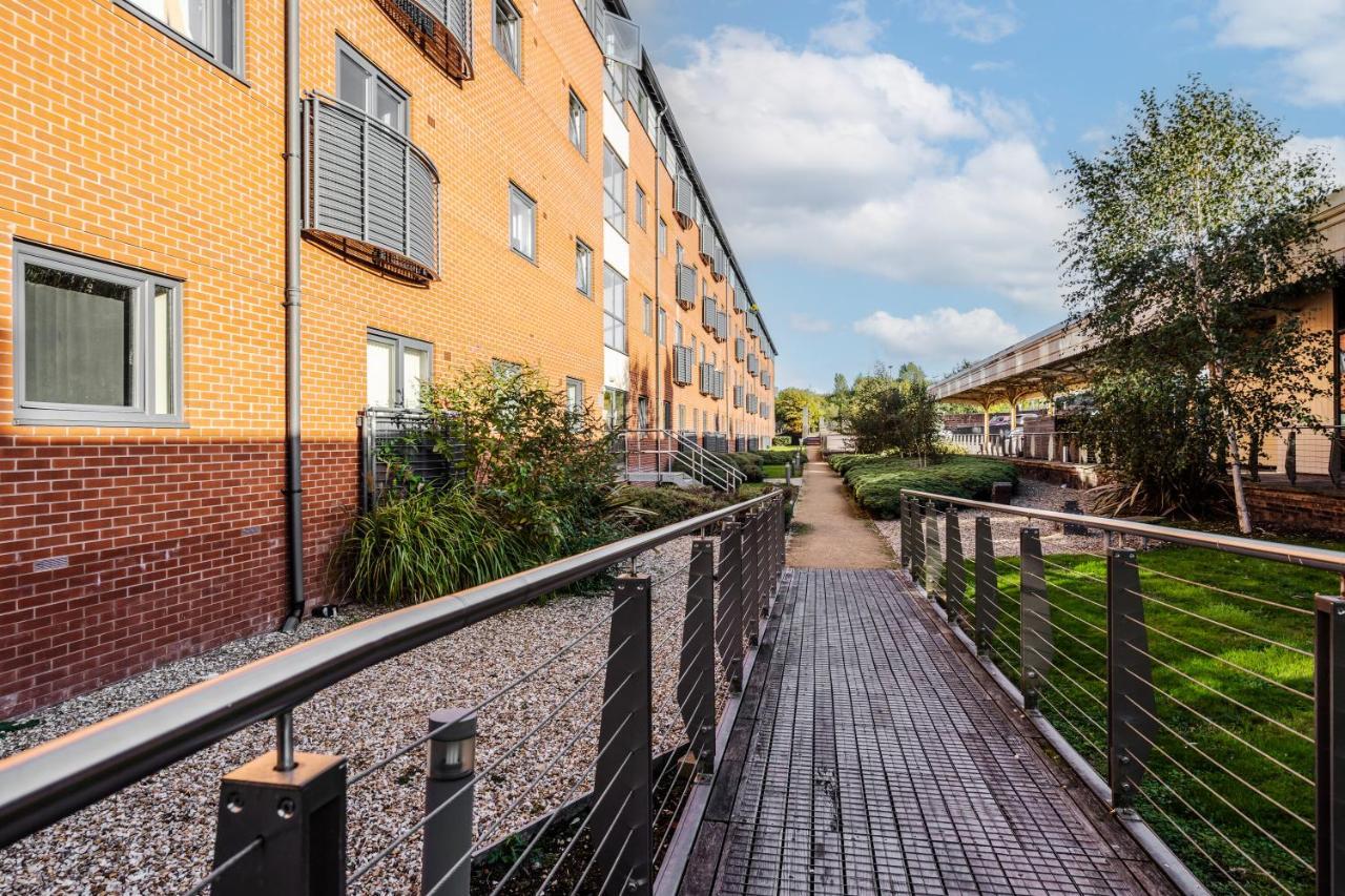 Lovely Modern 2 Bed City Centre Apartment With Free Parking - Double Or Twin Beds Available Wolverhampton Exterior photo